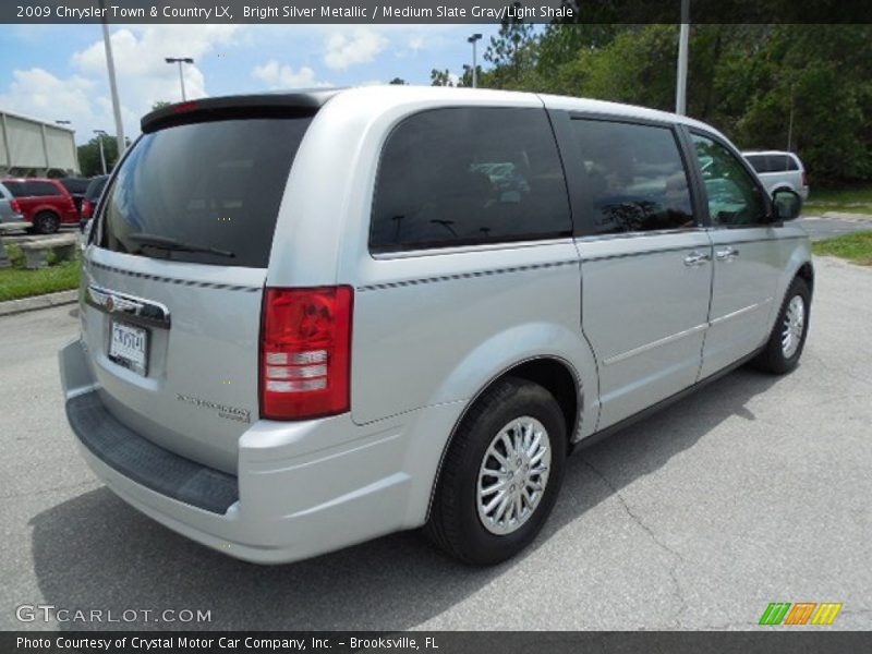 Bright Silver Metallic / Medium Slate Gray/Light Shale 2009 Chrysler Town & Country LX