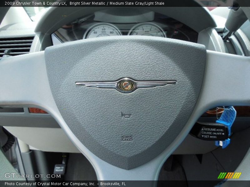 Bright Silver Metallic / Medium Slate Gray/Light Shale 2009 Chrysler Town & Country LX