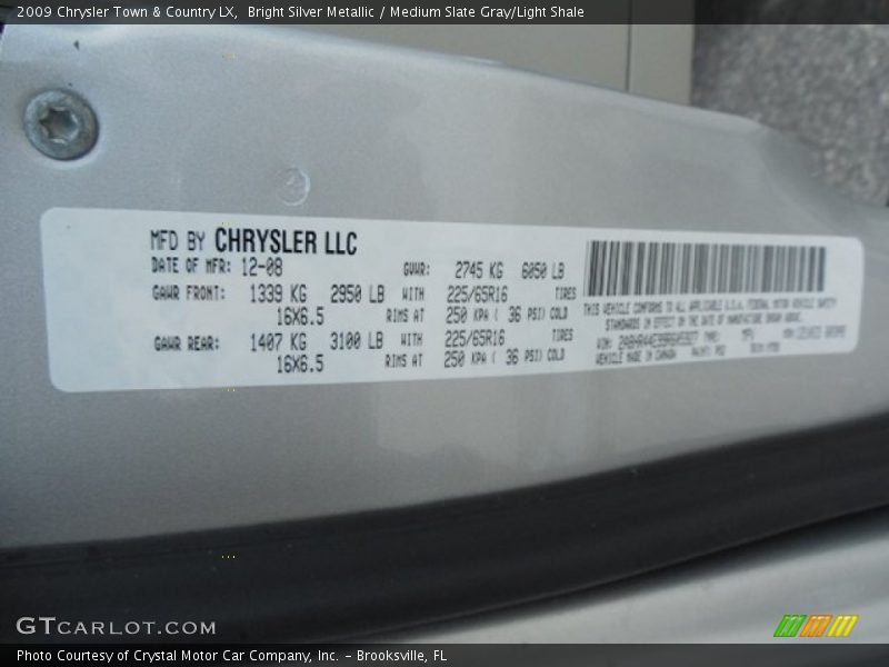 Bright Silver Metallic / Medium Slate Gray/Light Shale 2009 Chrysler Town & Country LX