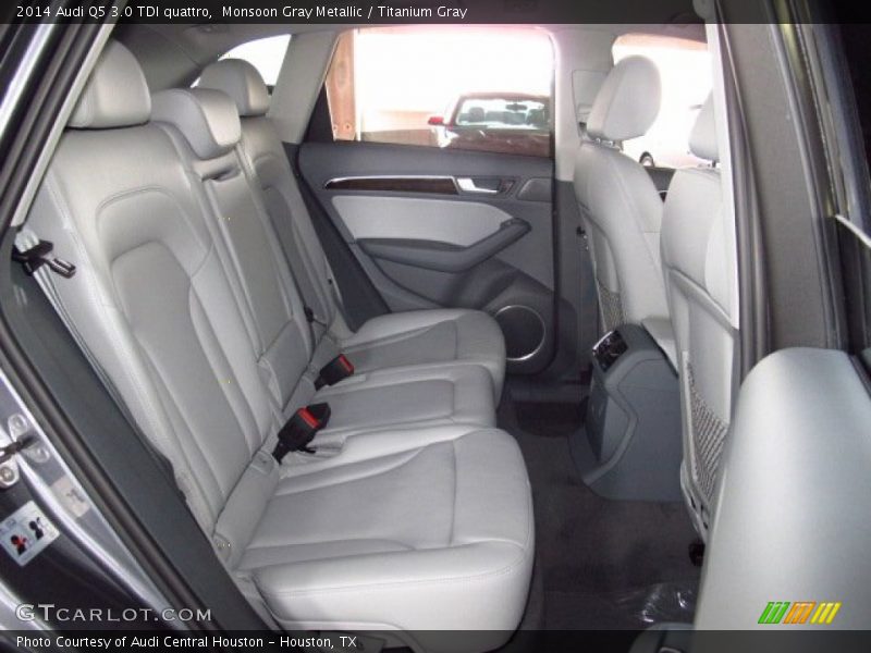 Rear Seat of 2014 Q5 3.0 TDI quattro