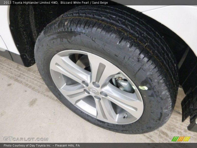 Blizzard White Pearl / Sand Beige 2013 Toyota Highlander Limited 4WD