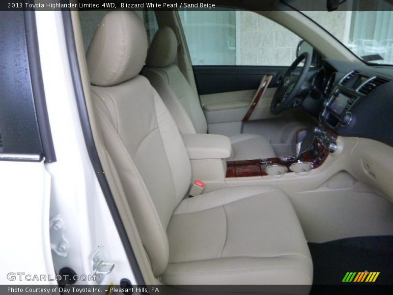 Blizzard White Pearl / Sand Beige 2013 Toyota Highlander Limited 4WD