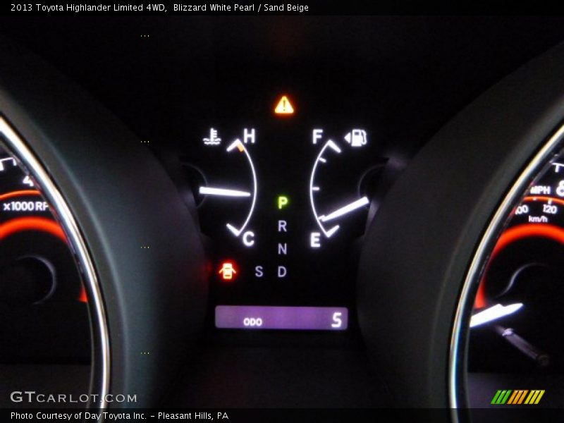 Blizzard White Pearl / Sand Beige 2013 Toyota Highlander Limited 4WD