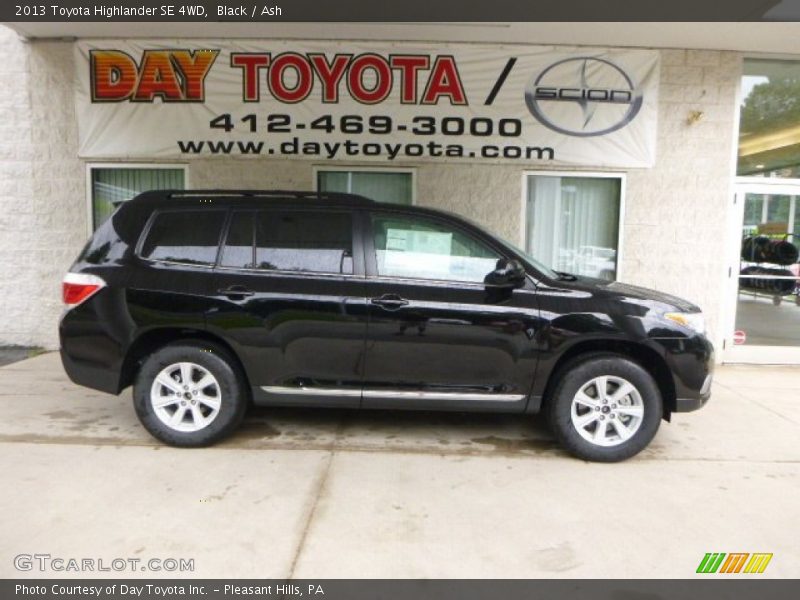 Black / Ash 2013 Toyota Highlander SE 4WD