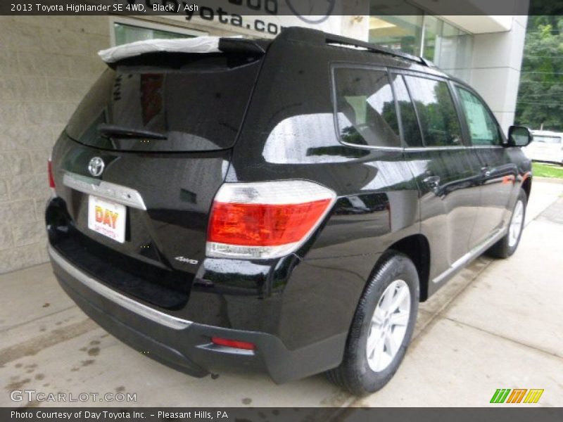 Black / Ash 2013 Toyota Highlander SE 4WD
