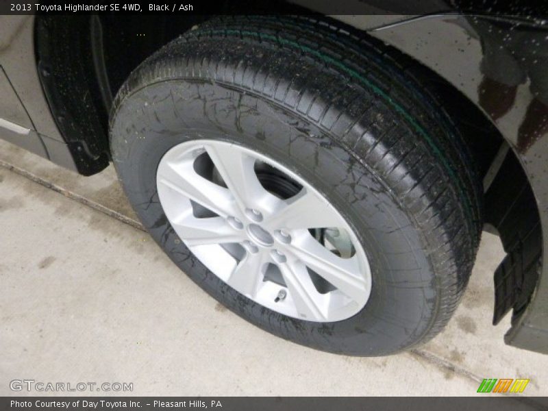 Black / Ash 2013 Toyota Highlander SE 4WD