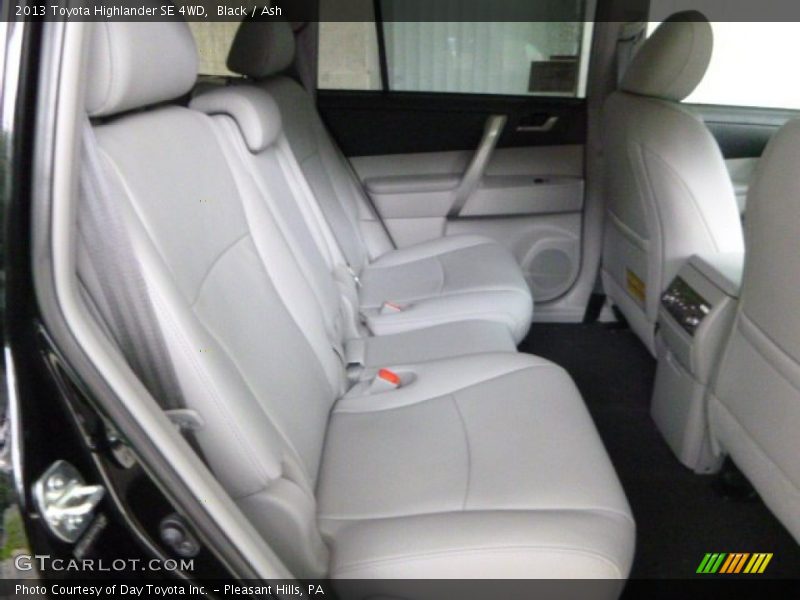Black / Ash 2013 Toyota Highlander SE 4WD
