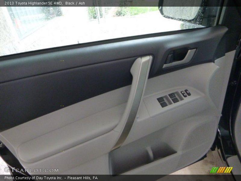 Black / Ash 2013 Toyota Highlander SE 4WD