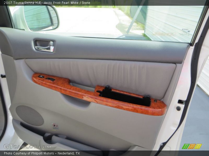 Arctic Frost Pearl White / Stone 2007 Toyota Sienna XLE