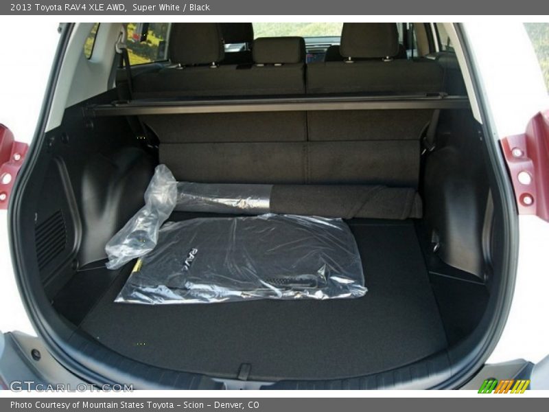 Super White / Black 2013 Toyota RAV4 XLE AWD