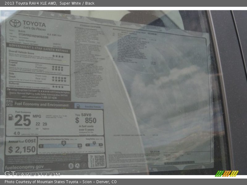 Super White / Black 2013 Toyota RAV4 XLE AWD