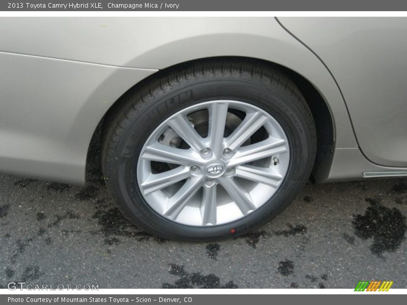 Champagne Mica / Ivory 2013 Toyota Camry Hybrid XLE