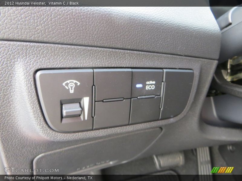Vitamin C / Black 2012 Hyundai Veloster