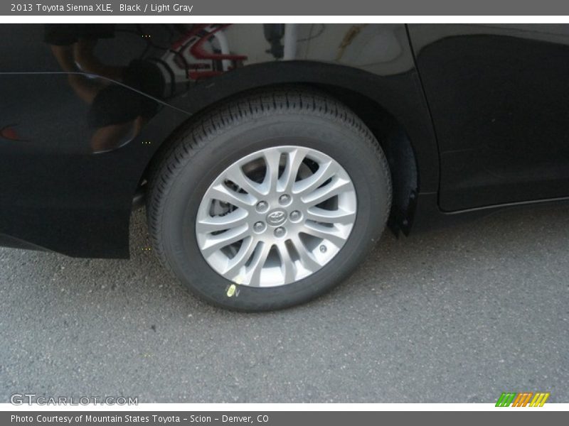 Black / Light Gray 2013 Toyota Sienna XLE