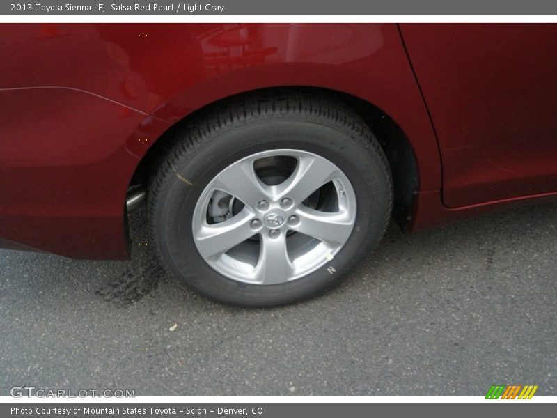 Salsa Red Pearl / Light Gray 2013 Toyota Sienna LE