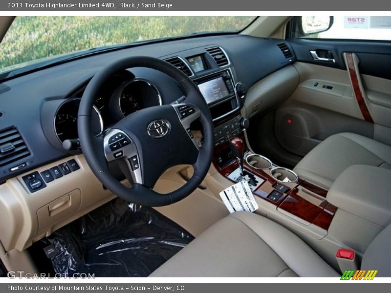 Black / Sand Beige 2013 Toyota Highlander Limited 4WD