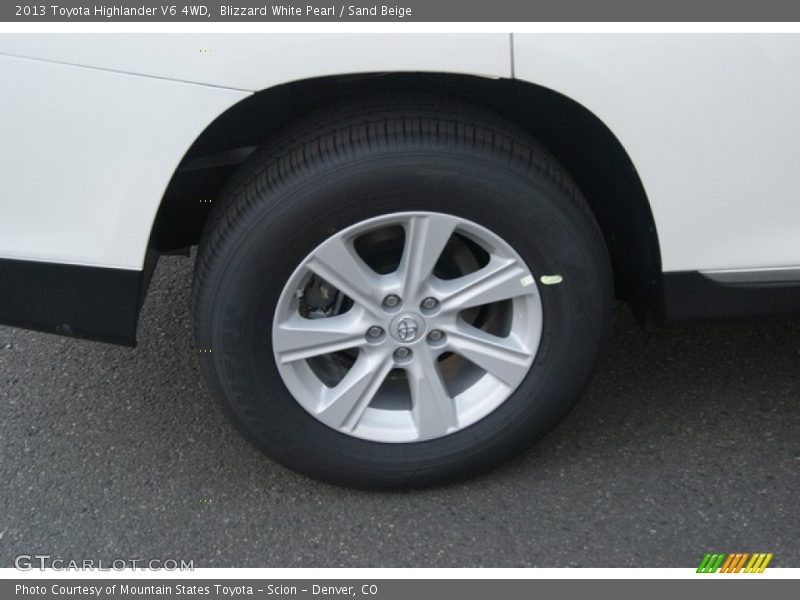 Blizzard White Pearl / Sand Beige 2013 Toyota Highlander V6 4WD