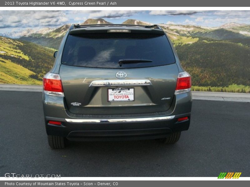 Cypress Green Pearl / Ash 2013 Toyota Highlander V6 4WD