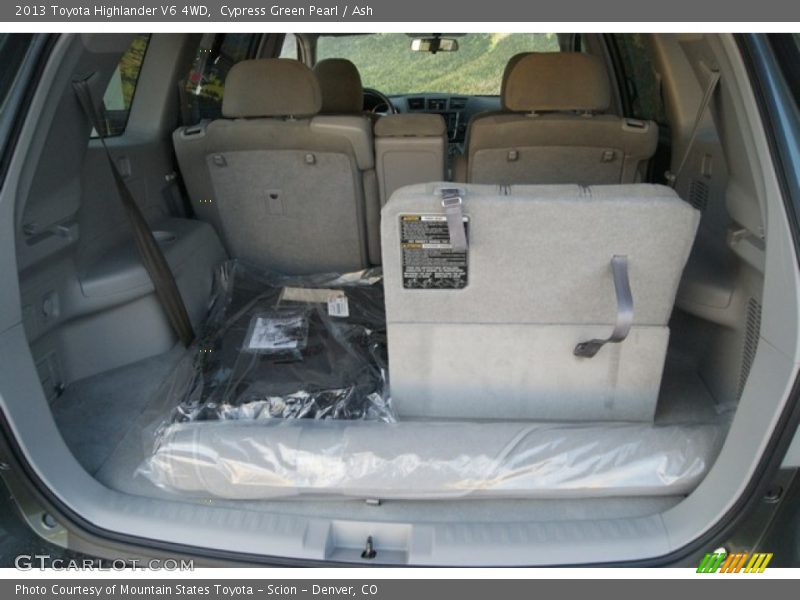 Cypress Green Pearl / Ash 2013 Toyota Highlander V6 4WD
