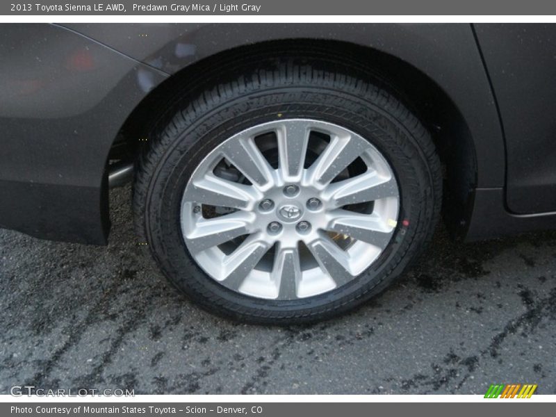 Predawn Gray Mica / Light Gray 2013 Toyota Sienna LE AWD