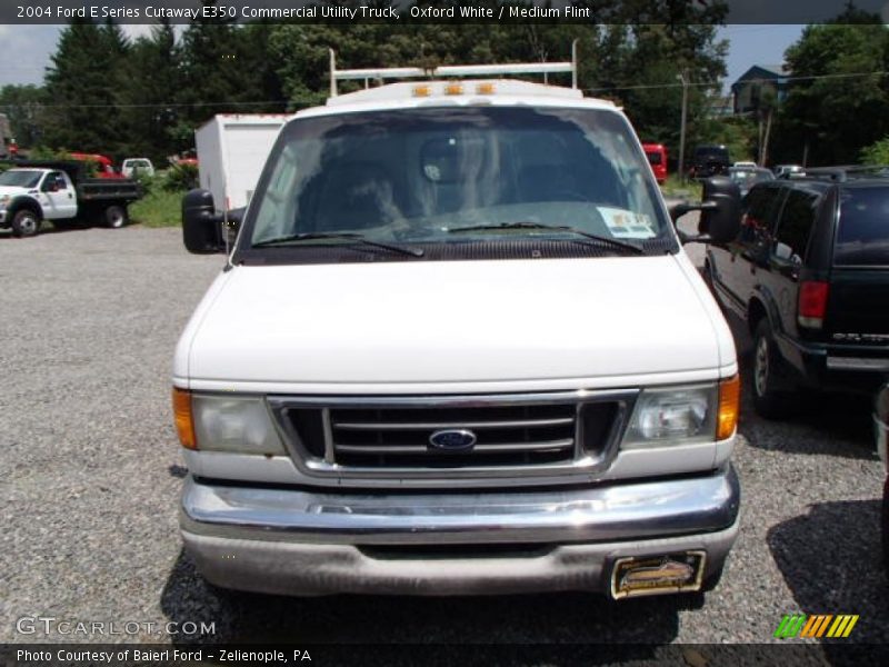 Oxford White / Medium Flint 2004 Ford E Series Cutaway E350 Commercial Utility Truck