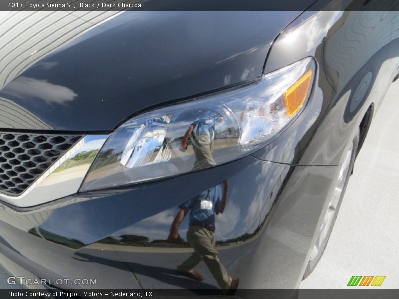Black / Dark Charcoal 2013 Toyota Sienna SE