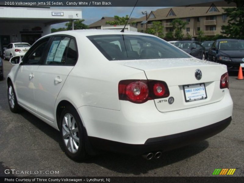 Candy White / Titan Black 2010 Volkswagen Jetta SE Sedan
