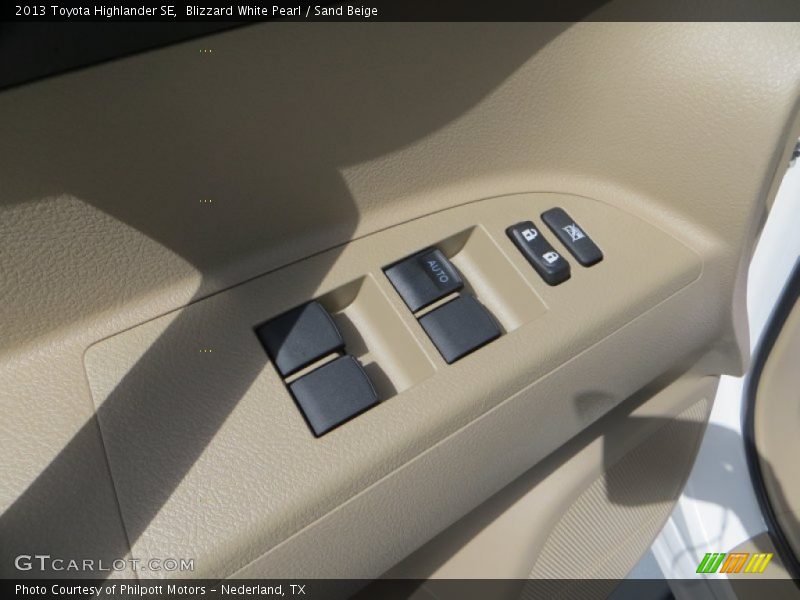 Blizzard White Pearl / Sand Beige 2013 Toyota Highlander SE