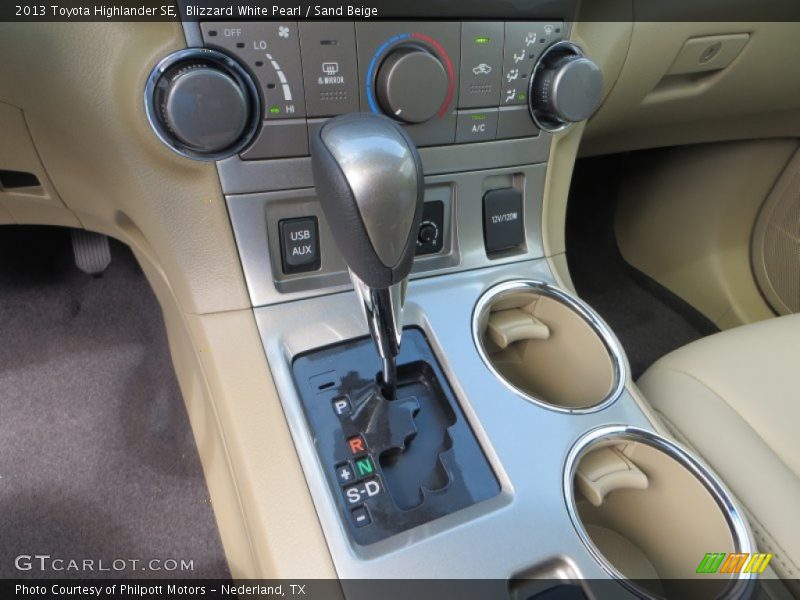 Blizzard White Pearl / Sand Beige 2013 Toyota Highlander SE
