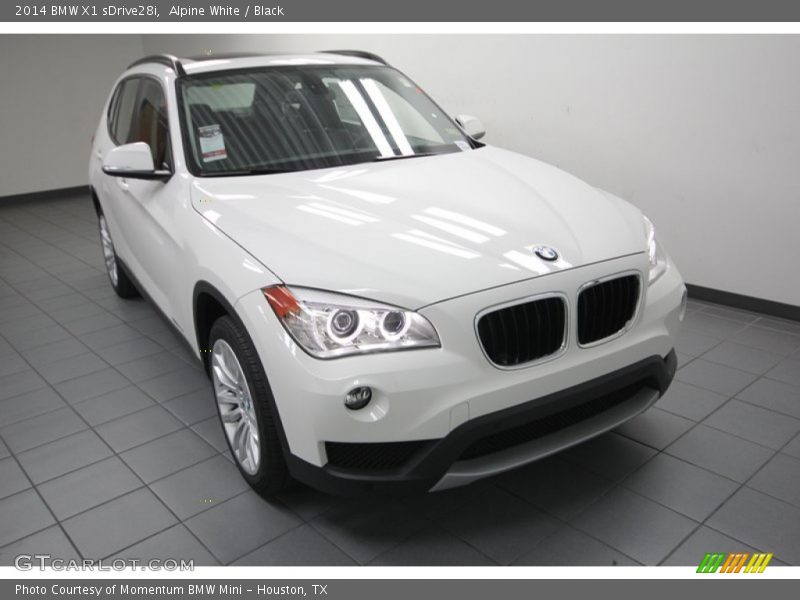 Alpine White / Black 2014 BMW X1 sDrive28i