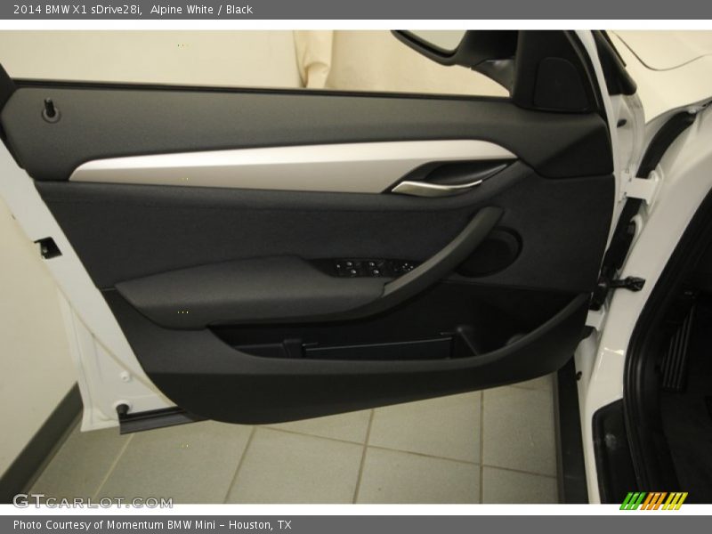 Alpine White / Black 2014 BMW X1 sDrive28i