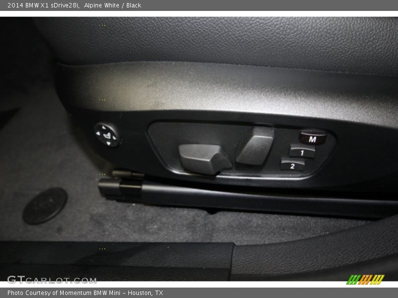 Alpine White / Black 2014 BMW X1 sDrive28i