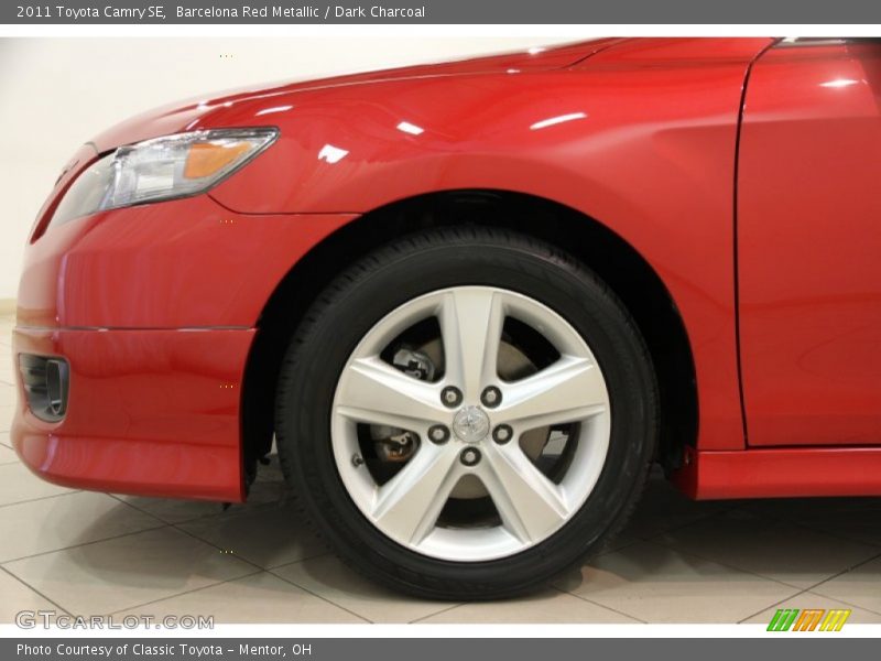 Barcelona Red Metallic / Dark Charcoal 2011 Toyota Camry SE
