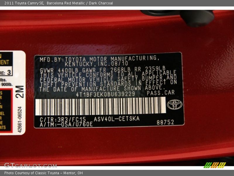 Barcelona Red Metallic / Dark Charcoal 2011 Toyota Camry SE