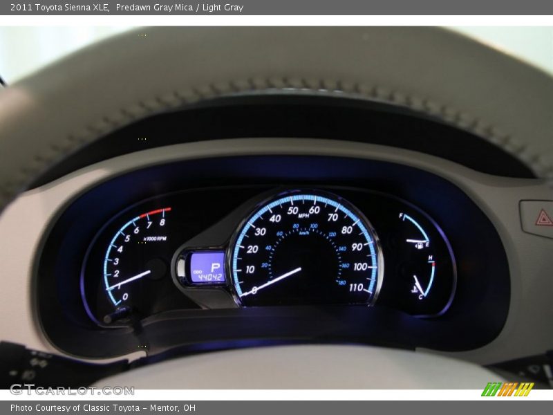 Predawn Gray Mica / Light Gray 2011 Toyota Sienna XLE