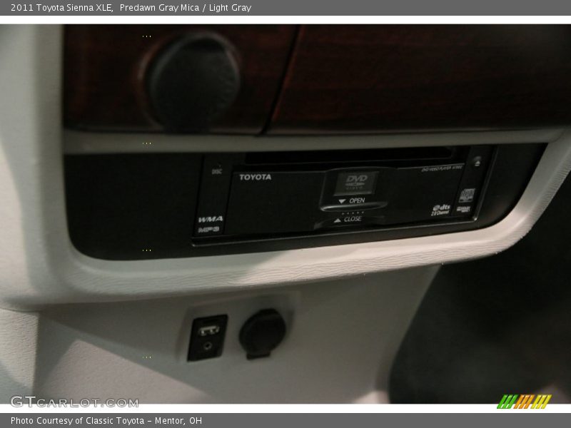 Predawn Gray Mica / Light Gray 2011 Toyota Sienna XLE