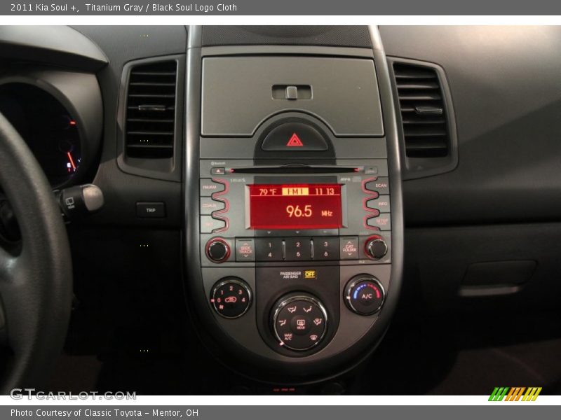 Titanium Gray / Black Soul Logo Cloth 2011 Kia Soul +