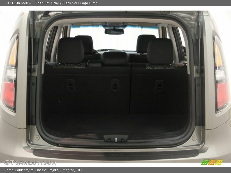 Titanium Gray / Black Soul Logo Cloth 2011 Kia Soul +