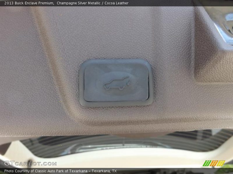 Champagne Silver Metallic / Cocoa Leather 2013 Buick Enclave Premium