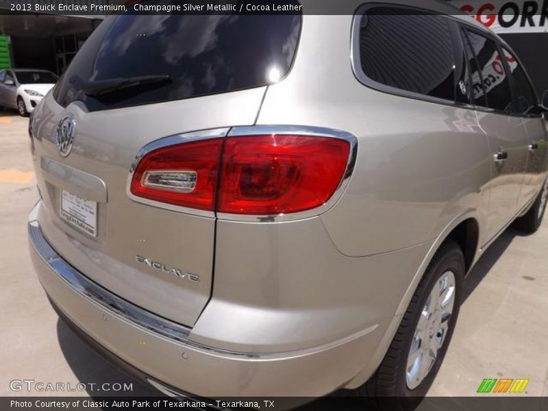 Champagne Silver Metallic / Cocoa Leather 2013 Buick Enclave Premium