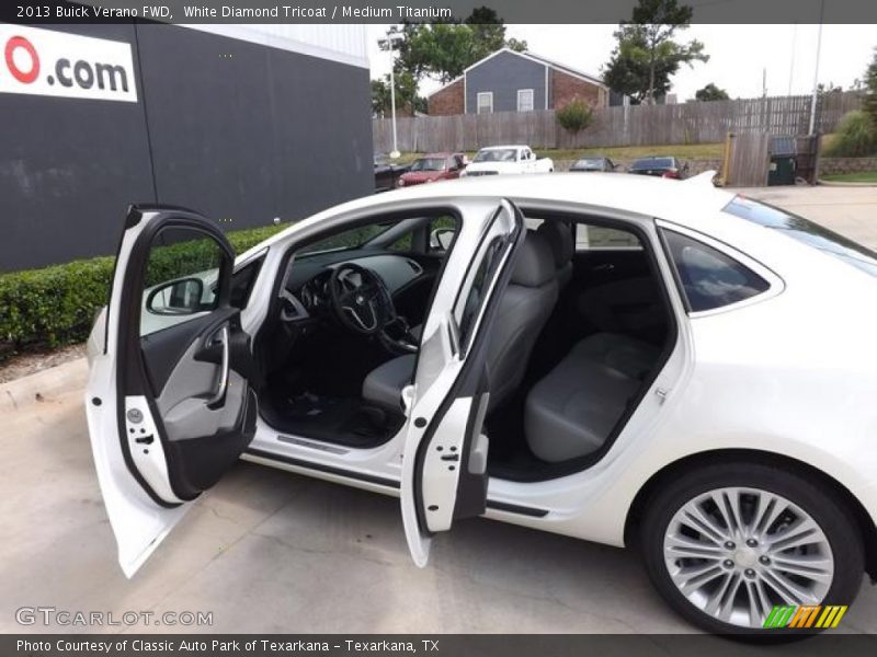 White Diamond Tricoat / Medium Titanium 2013 Buick Verano FWD