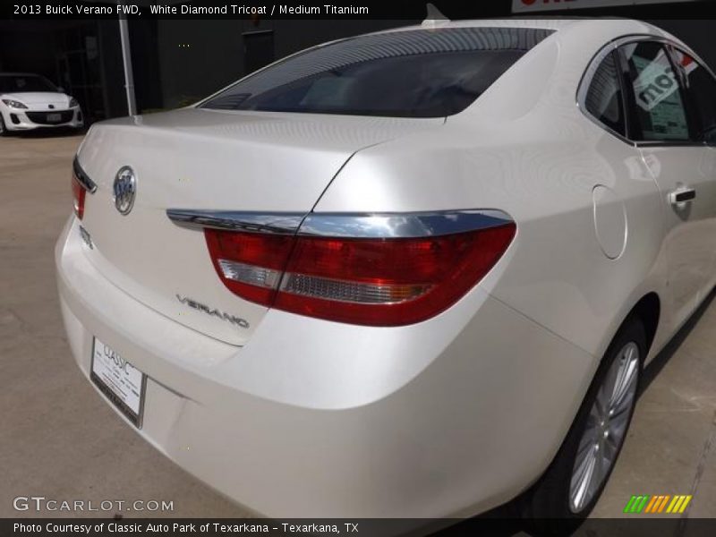 White Diamond Tricoat / Medium Titanium 2013 Buick Verano FWD