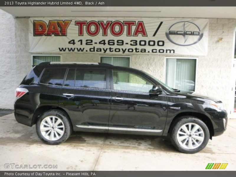 Black / Ash 2013 Toyota Highlander Hybrid Limited 4WD