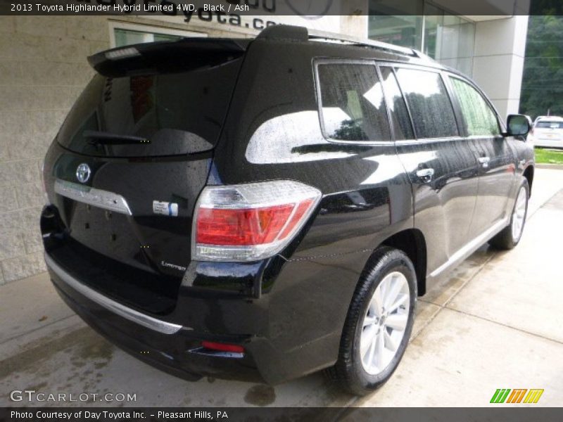 Black / Ash 2013 Toyota Highlander Hybrid Limited 4WD