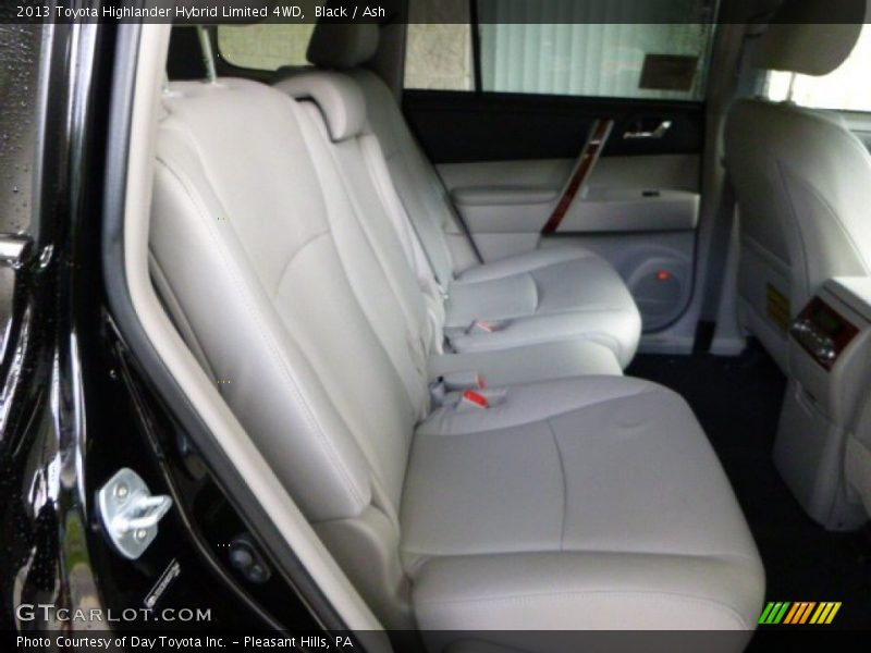 Black / Ash 2013 Toyota Highlander Hybrid Limited 4WD