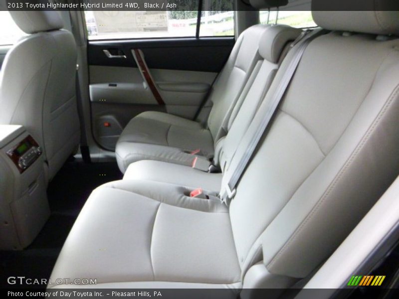 Black / Ash 2013 Toyota Highlander Hybrid Limited 4WD