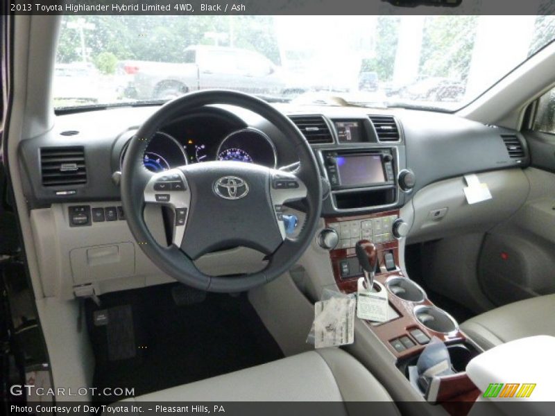 Black / Ash 2013 Toyota Highlander Hybrid Limited 4WD