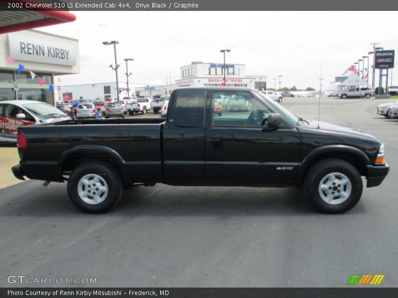 Onyx Black / Graphite 2002 Chevrolet S10 LS Extended Cab 4x4