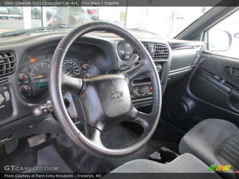  2002 S10 LS Extended Cab 4x4 Steering Wheel