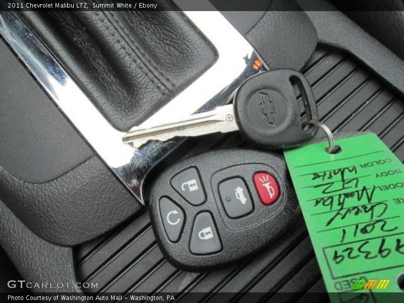 Summit White / Ebony 2011 Chevrolet Malibu LTZ